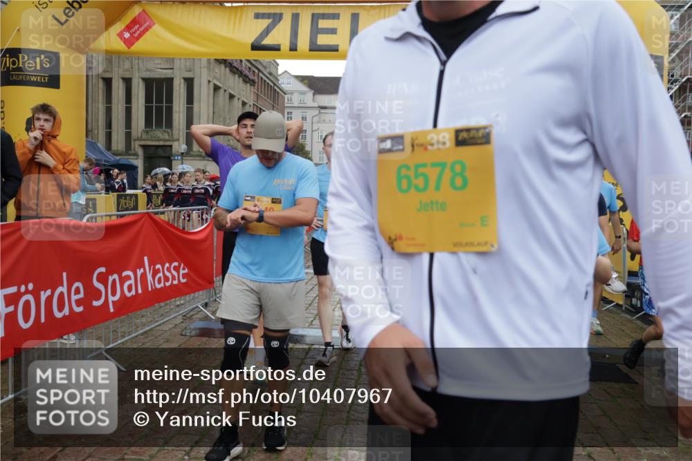 13.09.2026 - Kiel Lauf Yannick Fuchs http://msf.ph/oto/10407967 13.09.2026 10:35:46 Ziel 100, 215, 1376, 2116, 2248, 3124, 3790, 4538, 5698, 6085, 6645, 7215, 7721, 8002, 8079, 8415, 8432, 8660, 8747, 10701, 10835, 11567, 11903, 400, 1784, 1993, 2390, 2687, 5151, 5293, 5698, 5817, 6381, 6849, 7280, 7710, 7971, 8164, 8436, 8750, 8973, 9143, 9261, 9264, 10017, 10475, 10483, 11181, 11363, 11568, 11758, 12766, 12774, 343, 867, 1321, 2494, 2541, 3634, 3811, 4889, 5947, 6634, 6957, 7619, 8393, 8557, 10998, 11662, 12286, 1640, 4022, 9261 meine-sportfotos.de