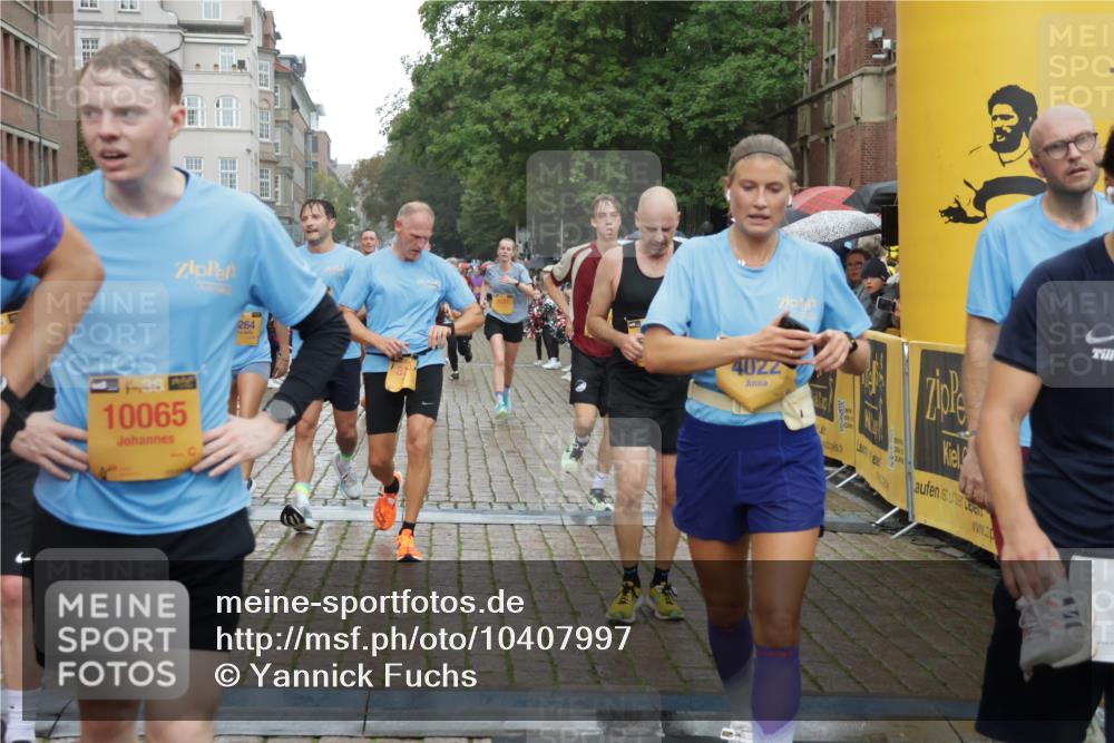 13.09.2026 - Kiel Lauf Yannick Fuchs http://msf.ph/oto/10407997 13.09.2026 10:35:48 Ziel 215, 343, 1376, 2116, 2248, 2494, 3124, 4538, 6085, 6645, 7215, 7721, 8002, 8079, 8415, 8432, 8747, 10701, 10835, 11567, 11903, 100, 400, 1784, 1993, 2390, 2687, 3124, 3790, 5151, 5293, 5698, 5817, 6381, 6849, 7280, 7710, 7971, 8436, 8660, 8973, 9143, 9261, 9264, 10017, 10475, 10483, 11181, 11363, 11568, 11758, 12766, 12774, 867, 1321, 2541, 3634, 3811, 4889, 5947, 6634, 6957, 7619, 8393, 8557, 10860, 10998, 11662, 12286, 1640, 2390, 2687, 4022, 9261 meine-sportfotos.de