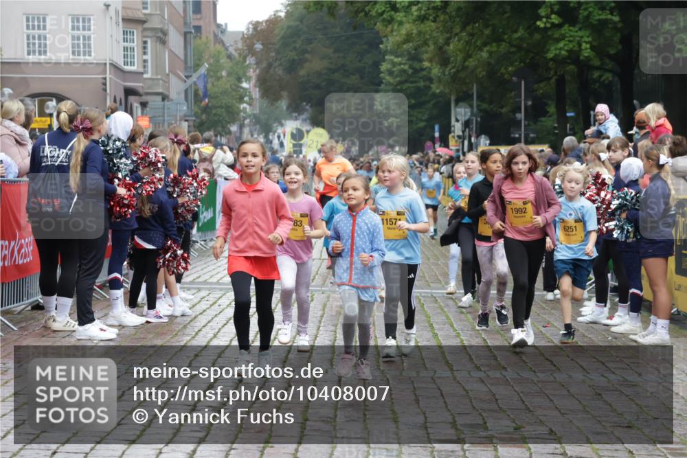 13.09.2026 - Kiel Lauf Yannick Fuchs http://msf.ph/oto/10408007 13.09.2026 09:01:55 Ziel 1353, 1355, 2916, 3592, 7062, 9285, 9501, 9615, 11119, 12321, 12539, 300, 1353, 1355, 1794, 1959, 2321, 2568, 3362, 3578, 4415, 4784, 6257, 6315, 7210, 7613, 8614, 8691, 9287, 11562, 11772, 11901, 12296, 12436, 12626, 911, 3405, 5271, 5577, 6062, 6251, 6562, 10324, 10336, 11578, 12211, 12446, 300, 1794, 2553, 7613, 8614, 8691, 11562, 11901, 12436 meine-sportfotos.de