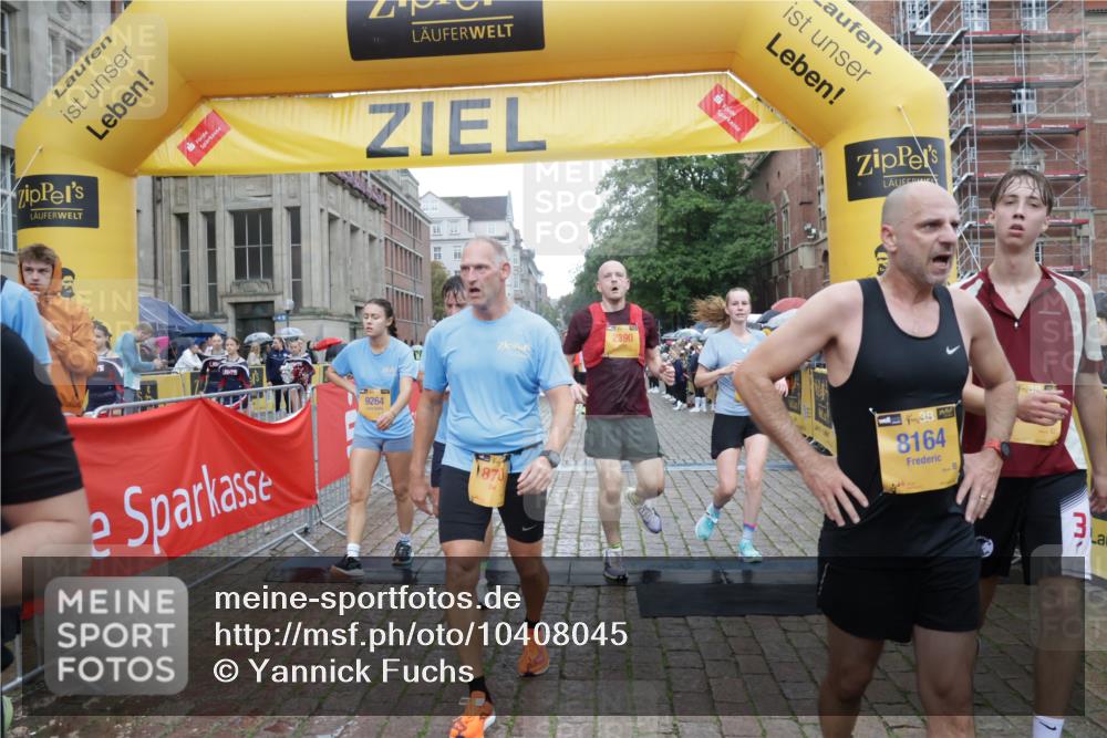 13.09.2026 - Kiel Lauf Yannick Fuchs http://msf.ph/oto/10408045 13.09.2026 10:35:51 Ziel 215, 343, 2116, 2248, 2494, 6085, 6645, 7215, 7721, 8002, 8079, 8393, 8415, 8557, 8747, 10701, 10835, 10998, 11567, 11903, 100, 400, 1376, 1784, 1993, 3124, 3790, 4538, 5151, 5293, 5698, 5817, 6381, 6849, 7280, 7710, 7971, 8079, 8432, 8436, 8660, 8973, 9143, 10017, 10483, 11181, 11363, 11568, 11758, 12766, 12774, 867, 1321, 2541, 3634, 3811, 4889, 4971, 5947, 6634, 6957, 7619, 8224, 10045, 10860, 11662, 12286, 400, 1784, 2390, 2687, 4022, 7971, 9261 meine-sportfotos.de