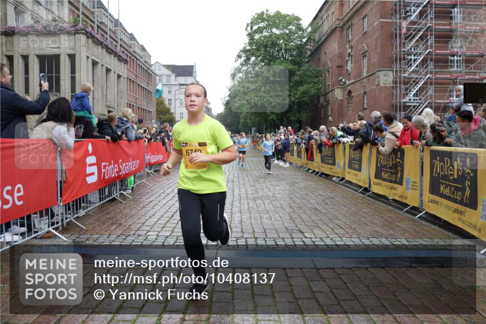 13.09.2026 - Kiel Lauf Yannick Fuchs http://msf.ph/oto/10408137 13.09.2026 09:02:06 Ziel 911, 2916, 3592, 5271, 5577, 6062, 6562, 9501, 10324, 10336, 11578, 12211, 12321, 12446, 12539, 1353, 1355, 1959, 2321, 2568, 3362, 3592, 4415, 6315, 7062, 7210, 9285, 9287, 9615, 11119, 11772, 12296, 12539, 12626, 1992, 2635, 3250, 3405, 3406, 4337, 5482, 6251, 6485, 6672, 6749, 8183, 8419, 10288, 11571, 3578, 4784, 6257, 12296 meine-sportfotos.de