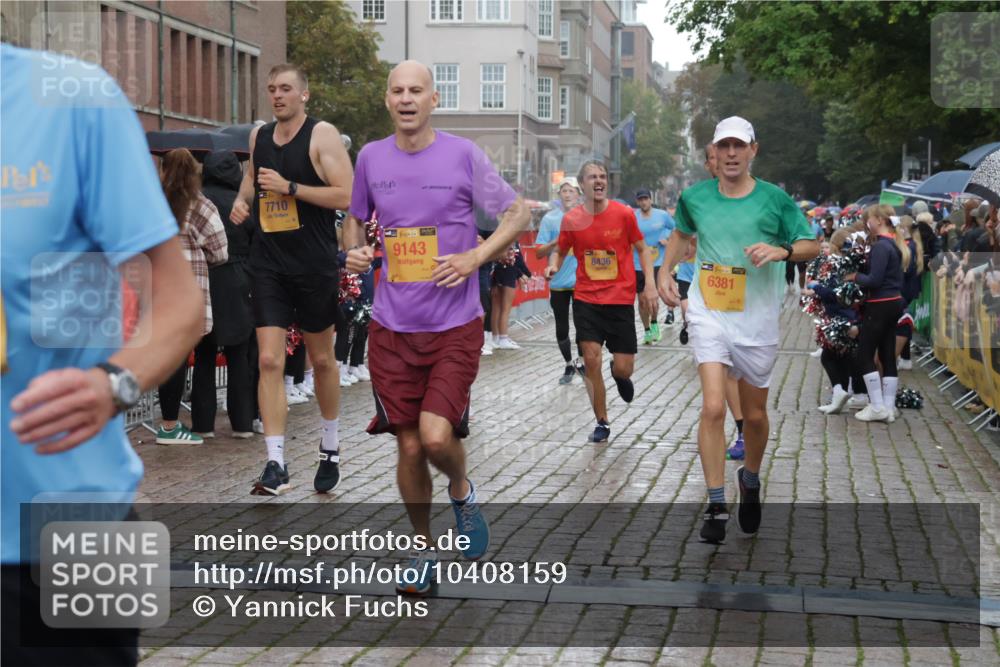 13.09.2026 - Kiel Lauf Yannick Fuchs http://msf.ph/oto/10408159 13.09.2026 10:36:00 Ziel 343, 867, 1321, 2494, 3634, 3811, 4889, 5947, 6634, 6957, 7619, 8393, 8557, 10998, 12286, 100, 215, 1376, 1993, 2116, 2248, 3124, 3790, 4538, 5151, 5698, 5817, 6085, 6381, 6645, 6849, 7215, 7280, 7710, 7721, 8002, 8079, 8415, 8432, 8436, 8660, 8747, 8973, 9143, 10017, 10483, 10701, 10835, 11181, 11363, 11567, 11903, 12766, 12774, 1003, 1653, 2541, 4078, 4172, 4971, 7158, 7920, 8224, 8554, 8579, 8743, 9201, 10045, 10075, 10860, 11145, 11662, 12022, 400, 1784, 5293, 7971 meine-sportfotos.de