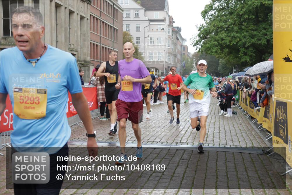 13.09.2026 - Kiel Lauf Yannick Fuchs http://msf.ph/oto/10408169 13.09.2026 10:36:00 Ziel 343, 867, 1321, 2494, 3634, 3811, 4889, 5947, 6634, 6957, 7619, 8393, 8557, 10998, 12286, 100, 215, 1376, 1993, 2116, 2248, 3124, 3790, 4538, 5151, 5698, 5817, 6085, 6381, 6645, 6849, 7215, 7280, 7710, 7721, 8002, 8079, 8415, 8432, 8436, 8660, 8747, 8973, 9143, 10017, 10483, 10701, 10835, 11181, 11363, 11567, 11903, 12766, 12774, 1003, 1653, 2541, 4078, 4172, 4971, 7158, 7920, 8224, 8554, 8579, 8743, 9201, 10045, 10075, 10860, 11145, 11662, 12022, 400, 1784, 5293, 7971 meine-sportfotos.de