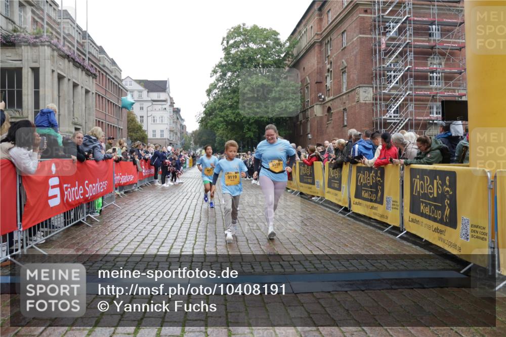 13.09.2026 - Kiel Lauf Yannick Fuchs http://msf.ph/oto/10408191 13.09.2026 09:02:14 Ziel 911, 1992, 2635, 3250, 3405, 3406, 5271, 5482, 6062, 6251, 6485, 6562, 6672, 8183, 10288, 10324, 10336, 11571, 12446, 911, 1353, 1355, 1959, 2321, 2568, 2916, 3592, 5577, 6315, 7062, 9285, 9287, 9501, 9615, 11119, 11578, 12211, 12321, 12539, 963, 4337, 5618, 6749, 7853, 8419, 9119, 9212, 2321, 2568, 3362, 4415, 6315, 7210, 9287, 11772, 12296, 12626 meine-sportfotos.de