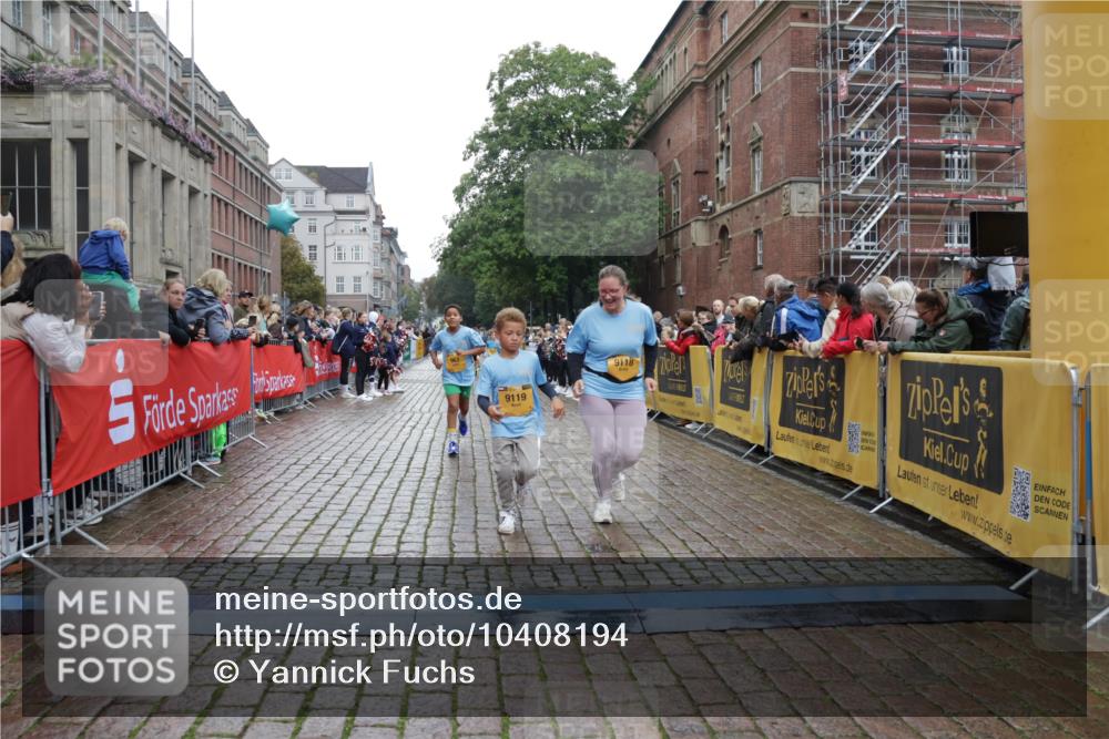 13.09.2026 - Kiel Lauf Yannick Fuchs http://msf.ph/oto/10408194 13.09.2026 09:02:15 Ziel 1992, 2635, 3250, 3405, 3406, 5271, 5482, 6062, 6251, 6485, 6562, 6672, 8183, 10288, 10324, 10336, 11571, 12446, 911, 1353, 1355, 1959, 2321, 2568, 2916, 3592, 5577, 6062, 6562, 7062, 9285, 9287, 9501, 9615, 11119, 11578, 12211, 12321, 12539, 963, 4337, 5618, 6749, 7853, 8419, 9119, 9212, 1959, 2321, 2568, 3362, 4415, 6315, 7210, 9287, 11772, 12626 meine-sportfotos.de