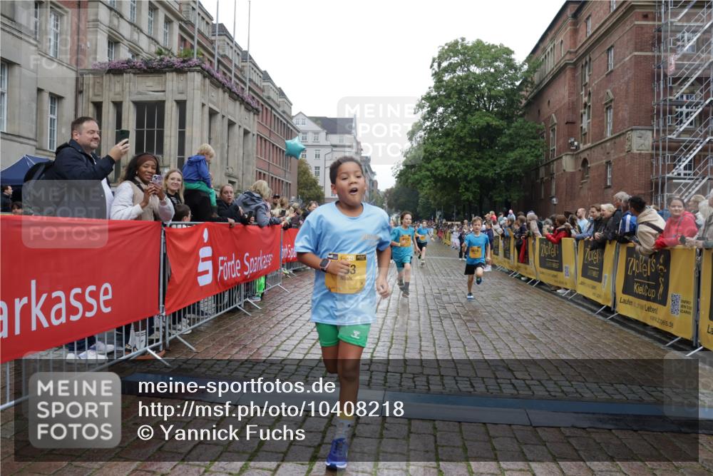13.09.2026 - Kiel Lauf Yannick Fuchs http://msf.ph/oto/10408218 13.09.2026 09:02:17 Ziel 1992, 2635, 3250, 3405, 3406, 5271, 5482, 6251, 6485, 6672, 6749, 8183, 8419, 10288, 10324, 10336, 11571, 12446, 911, 1353, 1355, 1959, 2568, 2916, 3592, 5577, 6062, 6562, 7062, 9285, 9501, 9615, 11119, 11578, 12211, 12321, 12539, 963, 4337, 5618, 6853, 7853, 9119, 9212, 1353, 1355, 1959, 2321, 2568, 3362, 4415, 6315, 7210, 9287, 11772, 12626 meine-sportfotos.de