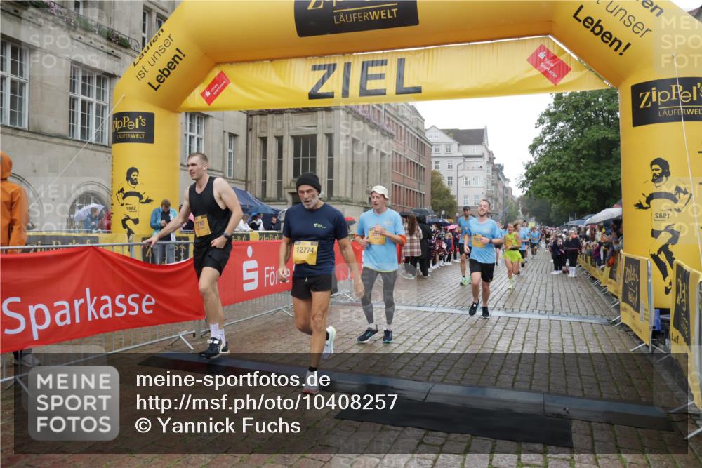 13.09.2026 - Kiel Lauf Yannick Fuchs http://msf.ph/oto/10408257 13.09.2026 10:36:05 Ziel 867, 1321, 2541, 3634, 3811, 4889, 5947, 6634, 6957, 7619, 8224, 8557, 10045, 10860, 10998, 11662, 12286, 100, 215, 343, 1376, 1993, 2116, 2248, 2494, 3124, 3790, 4538, 5151, 5698, 6085, 6645, 7215, 7280, 7721, 8002, 8079, 8393, 8415, 8432, 8557, 8660, 8747, 8973, 10017, 10483, 10701, 10835, 10998, 11181, 11363, 11567, 11903, 12766, 1003, 1477, 1653, 2286, 4029, 4078, 4172, 4971, 5466, 6763, 7158, 7920, 8554, 8579, 8743, 8923, 9201, 10075, 10852, 11145, 12022 meine-sportfotos.de