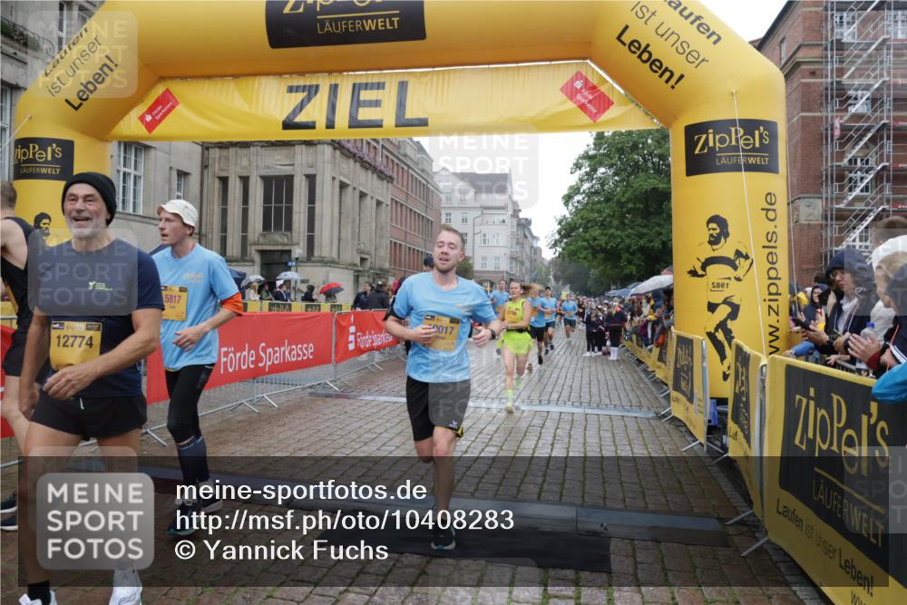 13.09.2026 - Kiel Lauf Yannick Fuchs http://msf.ph/oto/10408283 13.09.2026 10:36:06 Ziel 867, 1321, 2541, 3634, 3811, 4889, 4971, 5947, 6634, 6957, 7619, 8224, 10045, 10860, 11662, 12286, 100, 215, 343, 1376, 1993, 2116, 2248, 2494, 3124, 3790, 4538, 5151, 5698, 6085, 6645, 7215, 7280, 7721, 8002, 8079, 8393, 8415, 8432, 8557, 8660, 8747, 8973, 10483, 10701, 10835, 10998, 11181, 11363, 11567, 11903, 12766, 1003, 1278, 1477, 1653, 2286, 4029, 4078, 4172, 5466, 6763, 7158, 7252, 7920, 8554, 8579, 8743, 8923, 9201, 10075, 10852, 11145, 12022 meine-sportfotos.de