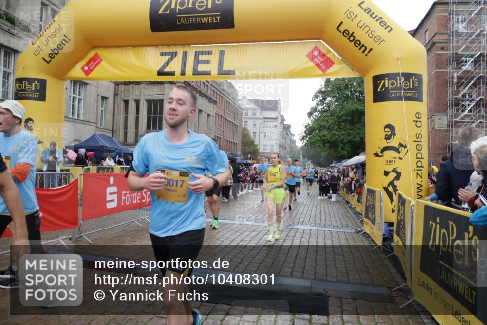 13.09.2026 - Kiel Lauf Yannick Fuchs http://msf.ph/oto/10408301 13.09.2026 10:36:07 Ziel 867, 1321, 2541, 3634, 3811, 4889, 4971, 5947, 6634, 6957, 7619, 8224, 8579, 10045, 10860, 11662, 12286, 100, 215, 343, 1376, 1993, 2116, 2248, 2494, 3124, 3790, 3811, 4538, 5151, 5698, 6085, 6645, 7215, 7280, 7619, 7721, 8002, 8079, 8393, 8415, 8432, 8557, 8660, 8747, 8973, 10483, 10701, 10835, 10998, 11181, 11363, 11567, 11903, 1003, 1278, 1477, 1653, 2286, 4029, 4078, 4172, 5466, 6763, 7158, 7252, 7920, 8242, 8554, 8743, 8923, 9201, 10075, 10852, 11145, 12022, 1993 meine-sportfotos.de