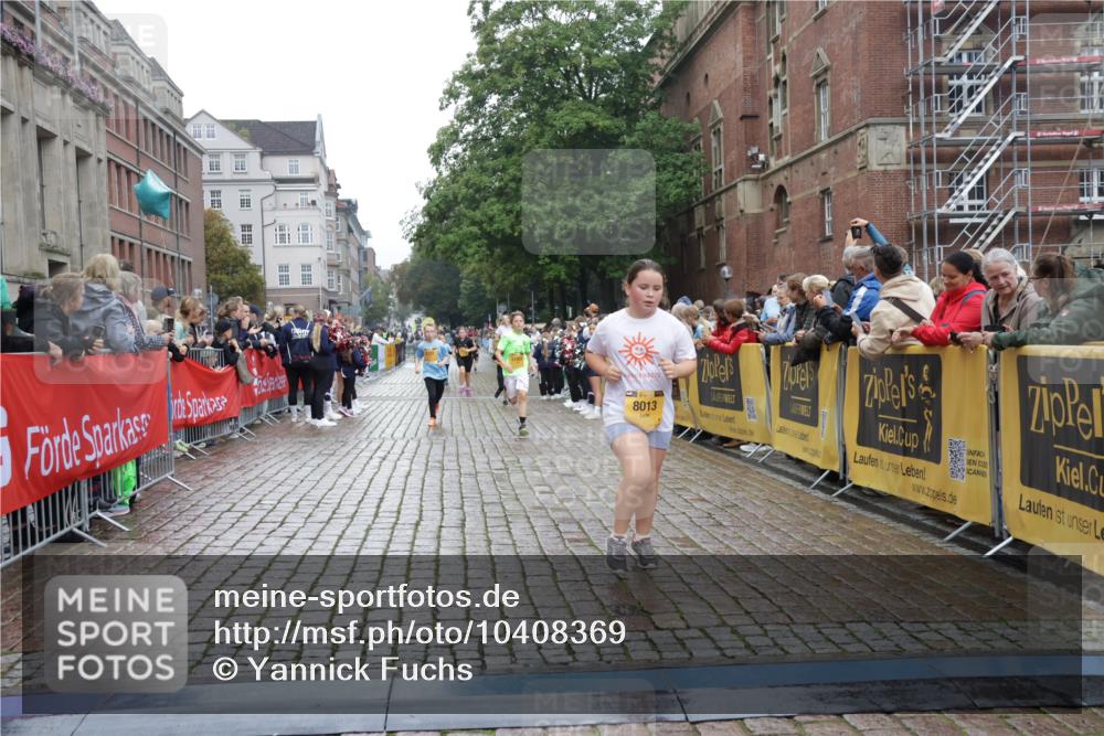 13.09.2026 - Kiel Lauf Yannick Fuchs http://msf.ph/oto/10408369 13.09.2026 09:02:54 Ziel 1175, 1830, 1870, 2739, 12052, 963, 2635, 4337, 5618, 5983, 6749, 6853, 7853, 8419, 9119, 9212, 12270, 2178, 2372, 8013, 11932, 1992, 2635, 3250, 3405, 3406, 5482, 6251, 6485, 6672, 6749, 8183, 8419, 10288, 11571 meine-sportfotos.de
