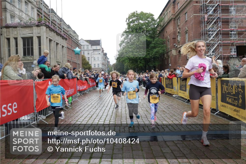 13.09.2026 - Kiel Lauf Yannick Fuchs http://msf.ph/oto/10408424 13.09.2026 09:03:04 Ziel 1175, 2178, 2739, 963, 1830, 1870, 5618, 5983, 6853, 9119, 9212, 12052, 12270, 2372, 2528, 5854, 6644, 7020, 7564, 8013, 8616, 8789, 8924, 11932, 4337, 6749, 7853, 9119 meine-sportfotos.de