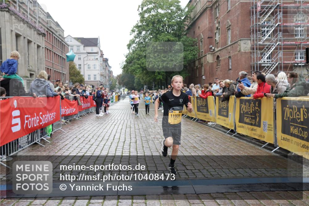 13.09.2026 - Kiel Lauf Yannick Fuchs http://msf.ph/oto/10408473 13.09.2026 09:03:11 Ziel 2178, 2372, 8013, 11932, 1175, 1830, 1870, 2739, 5983, 6853, 12052, 12270, 2528, 5854, 6644, 7020, 7564, 8613, 8616, 8789, 8924, 11931, 963, 5618, 6853, 9119, 9212, 12270 meine-sportfotos.de