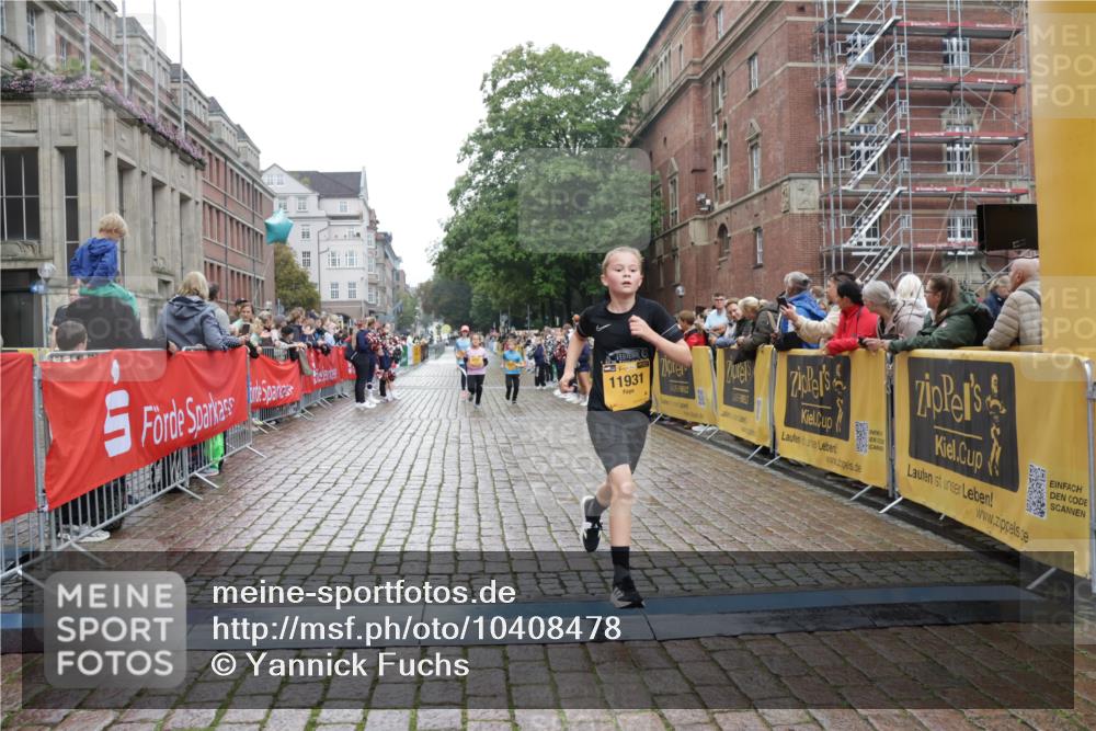 13.09.2026 - Kiel Lauf Yannick Fuchs http://msf.ph/oto/10408478 13.09.2026 09:03:11 Ziel 2178, 2372, 8013, 11932, 1175, 1830, 1870, 2739, 5983, 6853, 12052, 12270, 2528, 5854, 6644, 7020, 7564, 8613, 8616, 8789, 8924, 11931, 963, 5618, 6853, 9119, 9212, 12270 meine-sportfotos.de