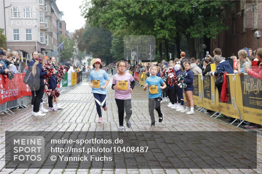 13.09.2026 - Kiel Lauf Yannick Fuchs http://msf.ph/oto/10408487 13.09.2026 09:03:13 Ziel 2178, 2372, 7020, 8013, 8924, 11932, 1175, 1830, 1870, 2739, 5983, 12052, 12270, 2528, 4445, 5854, 6191, 6644, 7564, 8613, 8616, 8789, 11931, 963, 5618, 5983, 6853, 9119, 9212, 12270 meine-sportfotos.de
