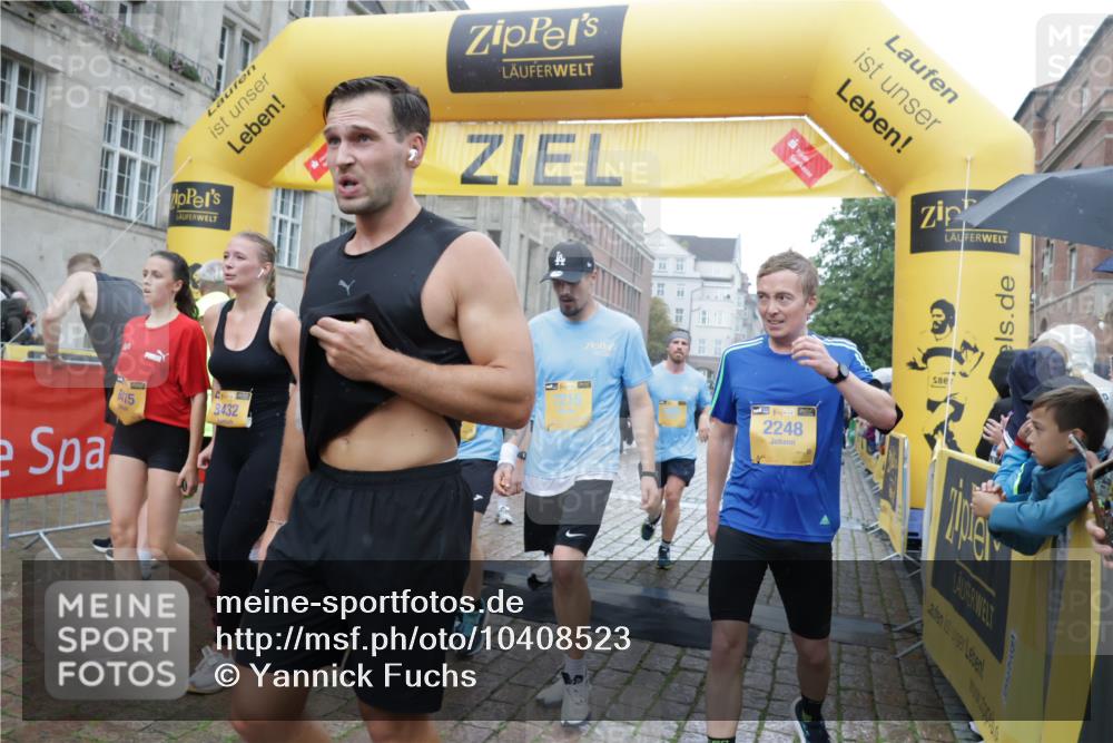 13.09.2026 - Kiel Lauf Yannick Fuchs http://msf.ph/oto/10408523 13.09.2026 10:36:21 Ziel 1003, 1278, 1477, 1653, 2286, 4029, 4078, 4172, 4971, 5466, 6763, 7158, 7252, 7920, 8554, 8579, 8743, 8923, 9201, 10075, 10852, 11145, 12022, 343, 867, 1321, 2494, 2541, 3634, 3811, 4889, 4971, 5947, 6634, 6957, 7619, 7721, 8224, 8393, 8557, 8747, 10045, 10835, 10860, 10998, 11567, 11662, 11903, 12286, 1534, 1584, 2095, 2380, 2425, 2571, 2966, 4692, 5045, 5541, 5574, 6309, 7177, 7312, 8242, 8494, 11113, 215, 1376, 2116, 2248, 6085, 6645, 7721, 8747, 10835, 11567 meine-sportfotos.de