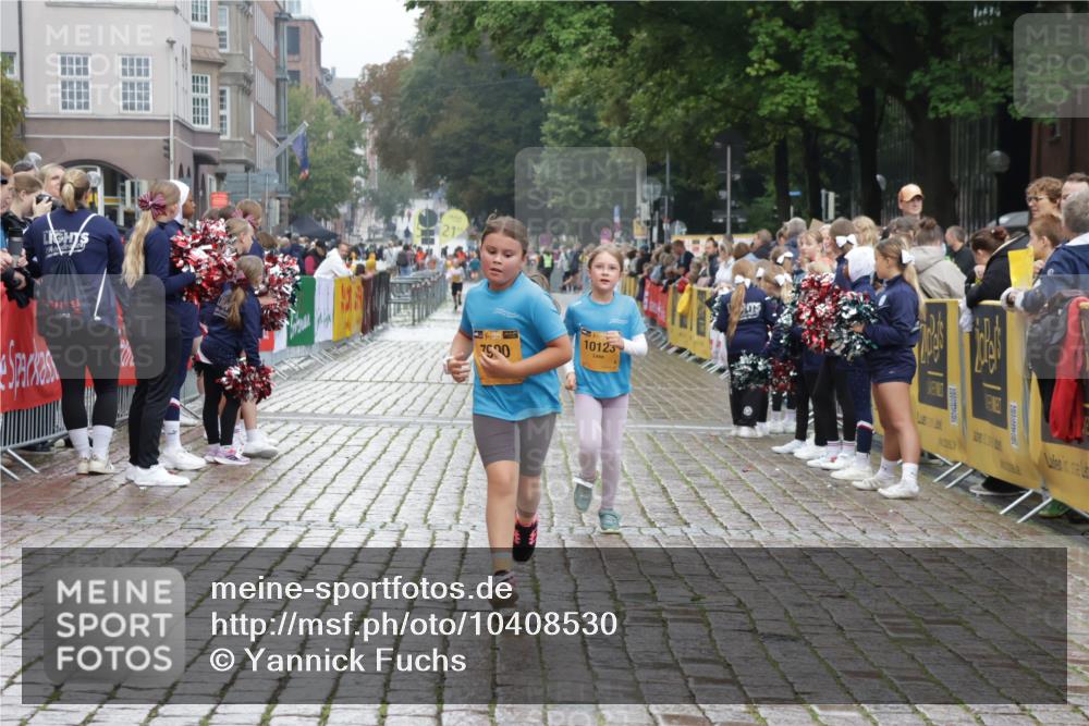 13.09.2026 - Kiel Lauf Yannick Fuchs http://msf.ph/oto/10408530 13.09.2026 09:03:23 Ziel 2372, 2528, 5854, 6644, 7020, 7564, 8613, 8616, 8789, 8924, 11931, 1175, 1830, 1870, 2178, 2739, 8013, 11932, 12052, 1268, 4445, 6191, 7990, 10123, 1830, 1870, 5983, 12052 meine-sportfotos.de