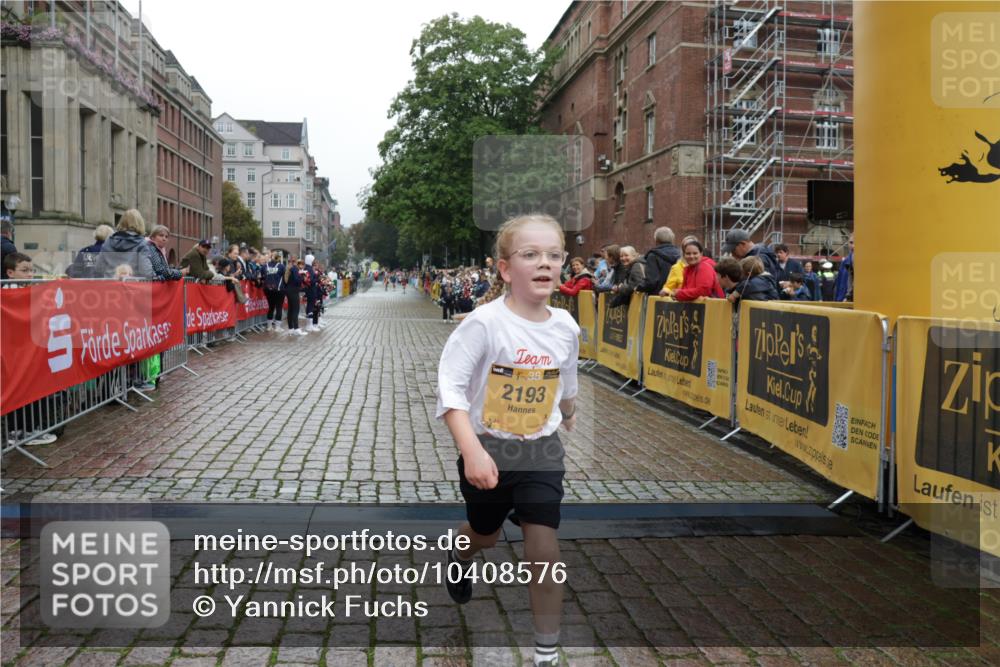 13.09.2026 - Kiel Lauf Yannick Fuchs http://msf.ph/oto/10408576 13.09.2026 09:03:47 Ziel 7990, 10123, 1268, 2372, 2528, 4445, 5854, 6191, 6644, 7020, 7564, 8613, 8616, 8789, 8924, 11931, 11932, 2193, 2372, 8013, 11932 meine-sportfotos.de