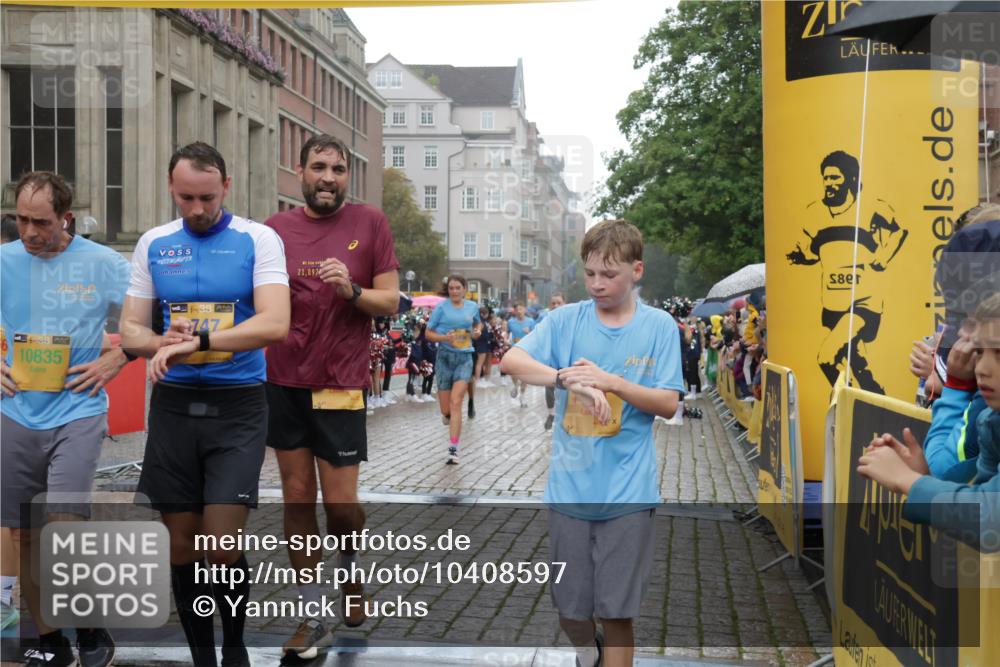 13.09.2026 - Kiel Lauf Yannick Fuchs http://msf.ph/oto/10408597 13.09.2026 10:36:26 Ziel 1278, 1477, 1653, 2286, 2380, 2425, 4029, 4078, 4172, 5466, 6763, 7158, 7252, 8242, 8554, 8923, 9201, 10075, 10852, 11145, 343, 867, 1003, 1321, 2494, 2541, 3634, 3811, 4889, 4971, 5947, 6634, 6957, 7619, 7920, 8224, 8393, 8554, 8557, 8579, 8743, 10045, 10860, 10998, 11662, 12022, 12286, 229, 1534, 1584, 2095, 2571, 2966, 4692, 5045, 5541, 5574, 6309, 7177, 7312, 8494, 9352, 9554, 11113, 12104, 343, 2116, 2494, 6085, 7721, 8393, 8747, 10835, 11567 meine-sportfotos.de