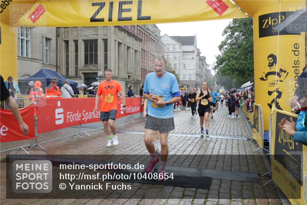 13.09.2026 - Kiel Lauf Yannick Fuchs http://msf.ph/oto/10408654 13.09.2026 10:36:32 Ziel 1278, 1534, 1584, 2095, 2286, 2380, 2425, 2571, 4029, 5045, 5466, 5541, 5574, 6763, 7252, 8242, 8923, 10852, 11113, 867, 1003, 1321, 1477, 1653, 2286, 2541, 3634, 3811, 4078, 4172, 4889, 4971, 5947, 6634, 6957, 7158, 7619, 7920, 8224, 8554, 8579, 8743, 9201, 10045, 10075, 10852, 10860, 11145, 11662, 12022, 12286, 229, 2966, 4464, 4692, 6309, 7177, 7312, 8055, 8494, 8760, 9352, 9554, 11619, 11867, 12104, 343, 2494, 3811, 6634, 6957, 7619, 8393, 8557 meine-sportfotos.de