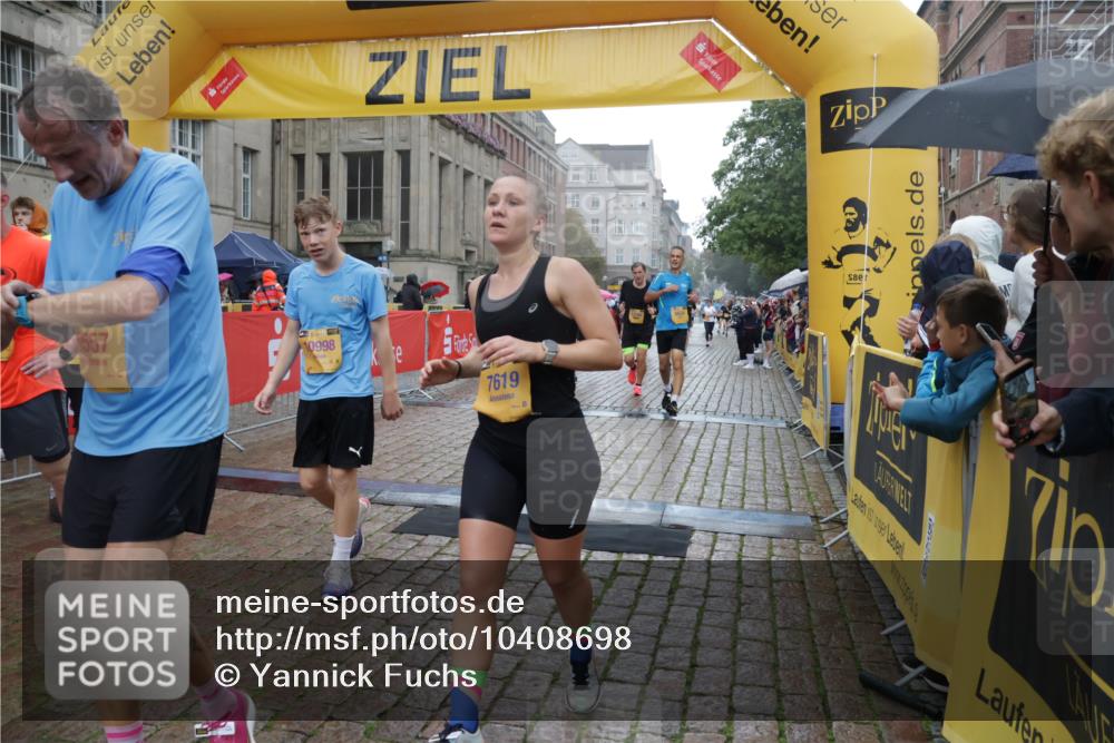 13.09.2026 - Kiel Lauf Yannick Fuchs http://msf.ph/oto/10408698 13.09.2026 10:36:35 Ziel 1278, 1534, 1584, 2095, 2380, 2425, 2571, 4029, 4692, 5045, 5541, 5574, 7177, 7252, 7312, 8242, 8494, 8923, 11113, 867, 1003, 1321, 1477, 1653, 2286, 2541, 3634, 4029, 4078, 4172, 4889, 4971, 5466, 5947, 6634, 6763, 6957, 7158, 7920, 8224, 8554, 8579, 8743, 8923, 9201, 10045, 10075, 10852, 10860, 11145, 11662, 12022, 12286, 229, 2966, 4464, 6309, 8055, 8099, 8760, 9352, 9554, 9657, 10608, 11619, 11867, 12104, 343, 1321, 3634, 3811, 4889, 6634, 6957, 7619, 8393, 8557 meine-sportfotos.de