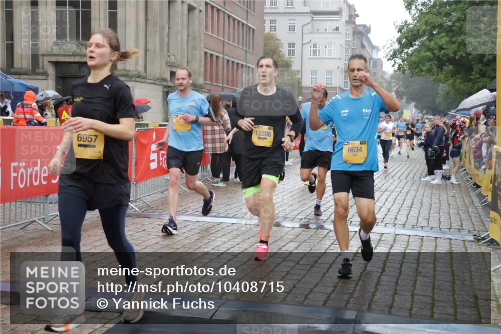 13.09.2026 - Kiel Lauf Yannick Fuchs http://msf.ph/oto/10408715 13.09.2026 10:36:37 Ziel 1534, 1584, 2095, 2380, 2425, 2571, 2966, 4692, 5045, 5541, 5574, 6309, 7177, 7312, 8242, 8494, 9554, 11113, 867, 1003, 1278, 1321, 1477, 1653, 2286, 2541, 3634, 4029, 4078, 4172, 4971, 5466, 5947, 6763, 7158, 7252, 7920, 8224, 8242, 8554, 8579, 8743, 8923, 9201, 10045, 10075, 10852, 10860, 11145, 11662, 12022, 229, 1211, 4464, 8055, 8099, 8760, 9352, 9657, 10317, 10608, 11619, 11867, 12104, 867, 1321, 3634, 3811, 4889, 5947, 6634, 6957, 7619, 8557 meine-sportfotos.de
