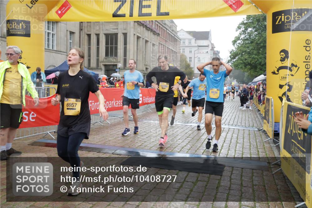 13.09.2026 - Kiel Lauf Yannick Fuchs http://msf.ph/oto/10408727 13.09.2026 10:36:37 Ziel 1534, 1584, 2095, 2380, 2425, 2571, 2966, 4692, 5045, 5541, 5574, 6309, 7177, 7312, 8242, 8494, 9554, 11113, 867, 1003, 1278, 1321, 1477, 1653, 2286, 2541, 3634, 4029, 4078, 4172, 4971, 5466, 5947, 6763, 7158, 7252, 7920, 8224, 8242, 8554, 8579, 8743, 8923, 9201, 10045, 10075, 10852, 10860, 11145, 11662, 12022, 229, 1211, 4464, 8055, 8099, 8760, 9352, 9657, 10317, 10608, 11619, 11867, 12104, 867, 1321, 3634, 3811, 4889, 5947, 6634, 6957, 7619, 8557 meine-sportfotos.de