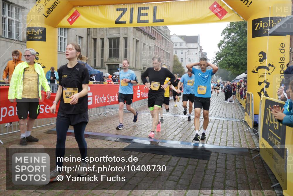 13.09.2026 - Kiel Lauf Yannick Fuchs http://msf.ph/oto/10408730 13.09.2026 10:36:37 Ziel 1534, 1584, 2095, 2380, 2425, 2571, 2966, 4692, 5045, 5541, 5574, 6309, 7177, 7312, 8242, 8494, 9554, 11113, 867, 1003, 1278, 1321, 1477, 1653, 2286, 2541, 3634, 4029, 4078, 4172, 4971, 5466, 5947, 6763, 7158, 7252, 7920, 8224, 8242, 8554, 8579, 8743, 8923, 9201, 10045, 10075, 10852, 10860, 11145, 11662, 12022, 229, 1211, 4464, 8055, 8099, 8760, 9352, 9657, 10317, 10608, 11619, 11867, 12104, 867, 1321, 3634, 3811, 4889, 5947, 6634, 6957, 7619, 8557 meine-sportfotos.de