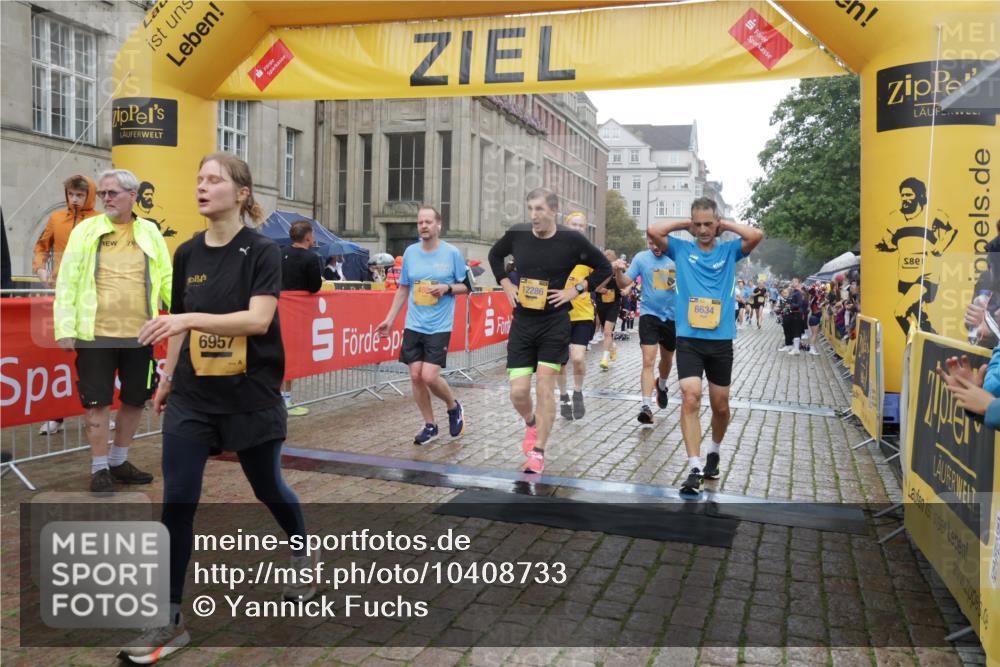 13.09.2026 - Kiel Lauf Yannick Fuchs http://msf.ph/oto/10408733 13.09.2026 10:36:37 Ziel 1534, 1584, 2095, 2380, 2425, 2571, 2966, 4692, 5045, 5541, 5574, 6309, 7177, 7312, 8242, 8494, 9554, 11113, 867, 1003, 1278, 1321, 1477, 1653, 2286, 2541, 3634, 4029, 4078, 4172, 4971, 5466, 5947, 6763, 7158, 7252, 7920, 8224, 8242, 8554, 8579, 8743, 8923, 9201, 10045, 10075, 10852, 10860, 11145, 11662, 12022, 229, 1211, 4464, 8055, 8099, 8760, 9352, 9657, 10317, 10608, 11619, 11867, 12104, 867, 1321, 3634, 3811, 4889, 5947, 6634, 6957, 7619, 8557 meine-sportfotos.de