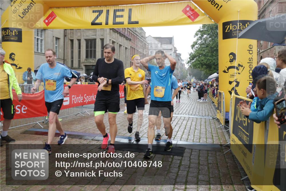 13.09.2026 - Kiel Lauf Yannick Fuchs http://msf.ph/oto/10408748 13.09.2026 10:36:39 Ziel 1534, 1584, 2095, 2425, 2571, 2966, 4692, 5045, 5541, 5574, 6309, 7177, 7312, 8494, 9352, 9554, 11113, 867, 1003, 1278, 1477, 1653, 2286, 2380, 2541, 4029, 4078, 4172, 4971, 5466, 5947, 6763, 7158, 7252, 7920, 8224, 8242, 8554, 8579, 8743, 8923, 9201, 10045, 10075, 10852, 10860, 11145, 11662, 12022, 229, 990, 1211, 4464, 4928, 8055, 8099, 8760, 9289, 9657, 10317, 10608, 11619, 11867, 12104, 867, 1321, 2541, 3634, 3811, 4889, 5947, 6634, 6957, 7619 meine-sportfotos.de