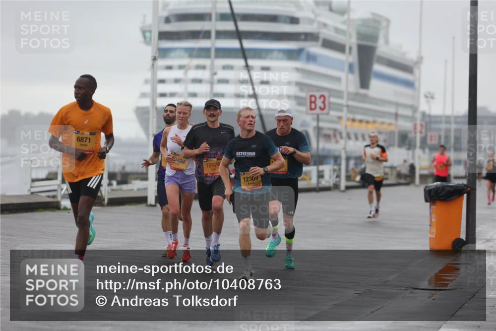 13.09.2026 - Kiel Lauf Andreas Tolksdorf http://msf.ph/oto/10408763 13.09.2026 11:41:25 Kiellinie 6871, 0494, 10976, 12309, 3 meine-sportfotos.de