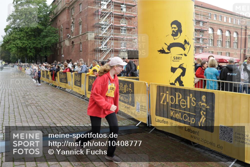13.09.2026 - Kiel Lauf Yannick Fuchs http://msf.ph/oto/10408777 13.09.2026 09:06:11 Ziel 6365 meine-sportfotos.de