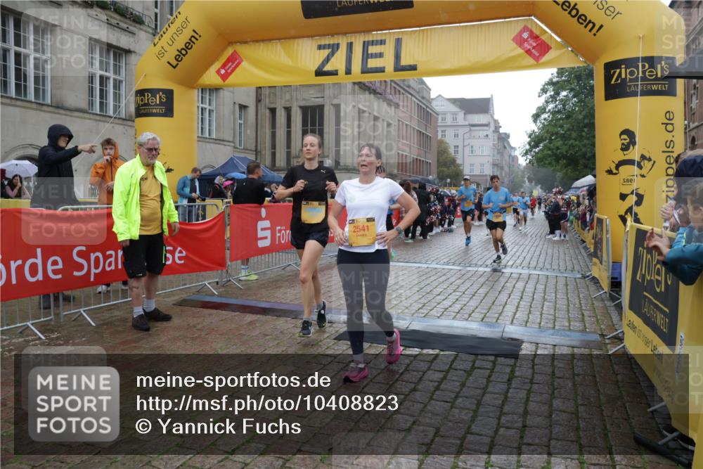 13.09.2026 - Kiel Lauf Yannick Fuchs http://msf.ph/oto/10408823 13.09.2026 10:36:45 Ziel 229, 2571, 2966, 4464, 4692, 5541, 5574, 6309, 7177, 7312, 8055, 8494, 8760, 9352, 9554, 11619, 12104, 1003, 1278, 1477, 1534, 1584, 1653, 2095, 2286, 2380, 2425, 4029, 4078, 4172, 4971, 5045, 5466, 5574, 6763, 7158, 7252, 7920, 8242, 8554, 8579, 8743, 8923, 9201, 10045, 10075, 10852, 11113, 11145, 12022, 990, 1211, 4928, 5331, 8099, 8162, 8390, 8391, 9289, 9657, 10317, 10608, 11101, 11867, 11883, 12545, 867, 1003, 2541, 4971, 5947, 8224, 8579 meine-sportfotos.de