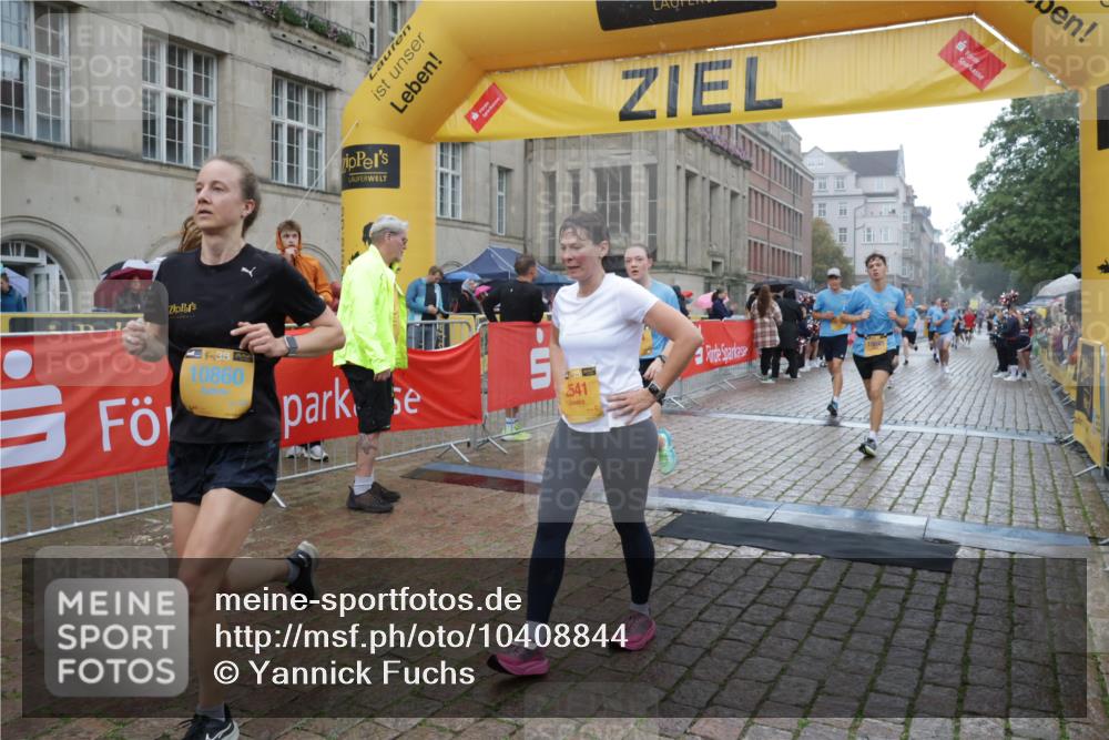 13.09.2026 - Kiel Lauf Yannick Fuchs http://msf.ph/oto/10408844 13.09.2026 10:36:45 Ziel 229, 2571, 2966, 4464, 4692, 5541, 5574, 6309, 7177, 7312, 8055, 8494, 8760, 9352, 9554, 11619, 12104, 1003, 1278, 1477, 1534, 1584, 1653, 2095, 2286, 2380, 2425, 4029, 4078, 4172, 4971, 5045, 5466, 5574, 6763, 7158, 7252, 7920, 8242, 8554, 8579, 8743, 8923, 9201, 10045, 10075, 10852, 11113, 11145, 12022, 990, 1211, 4928, 5331, 8099, 8162, 8390, 8391, 9289, 9657, 10317, 10608, 11101, 11867, 11883, 12545, 867, 1003, 2541, 4971, 5947, 8224, 8579 meine-sportfotos.de