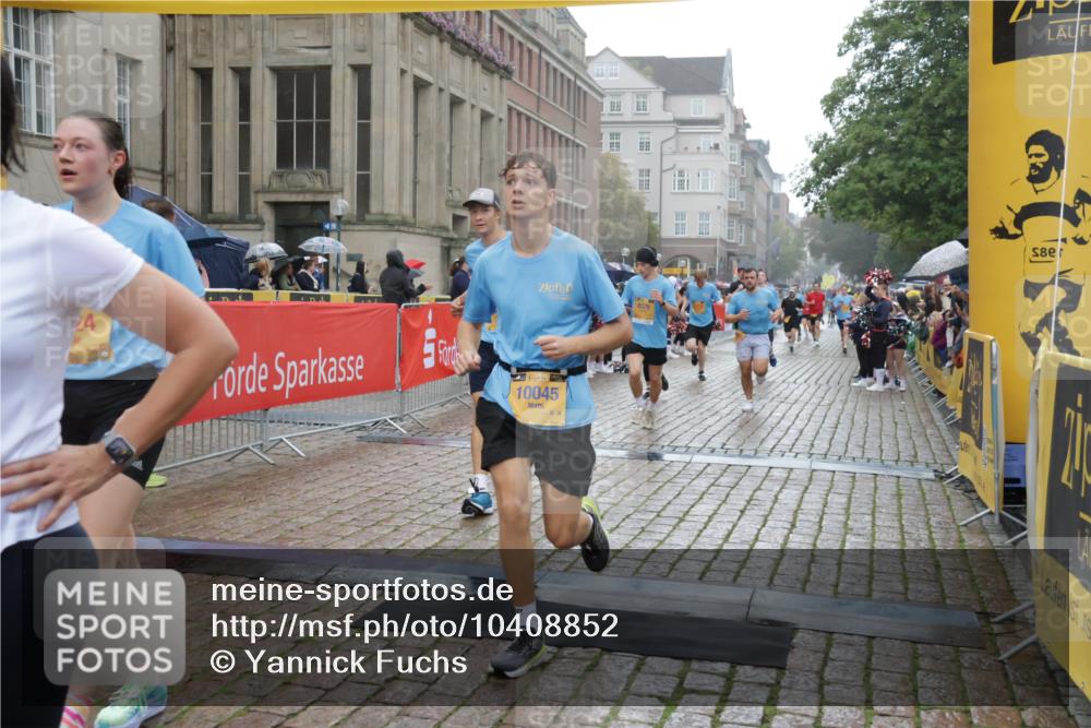 13.09.2026 - Kiel Lauf Yannick Fuchs http://msf.ph/oto/10408852 13.09.2026 10:36:47 Ziel 229, 2571, 2966, 4464, 4692, 6309, 7177, 7312, 8055, 8494, 8760, 9352, 9554, 11619, 11867, 12104, 1003, 1278, 1477, 1534, 1584, 1653, 2095, 2286, 2380, 2425, 2571, 4029, 4078, 4172, 5045, 5466, 5541, 5574, 6763, 7158, 7252, 7920, 8242, 8554, 8579, 8743, 8923, 9201, 10075, 10852, 11113, 11145, 12022, 388, 886, 990, 1211, 4928, 5331, 6671, 8099, 8162, 8390, 8391, 8792, 9289, 9657, 9901, 10317, 10608, 11101, 11883, 12545, 1003, 2541, 4971, 7920, 8224, 8579, 8743 meine-sportfotos.de