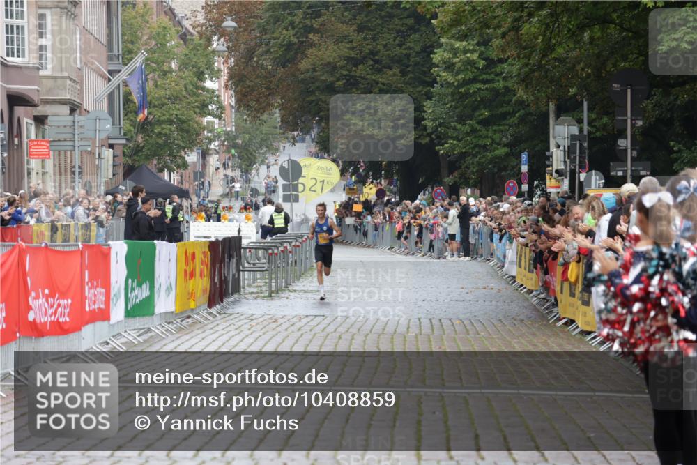 13.09.2026 - Kiel Lauf Yannick Fuchs http://msf.ph/oto/10408859 13.09.2026 09:30:24 Ziel 3232 meine-sportfotos.de