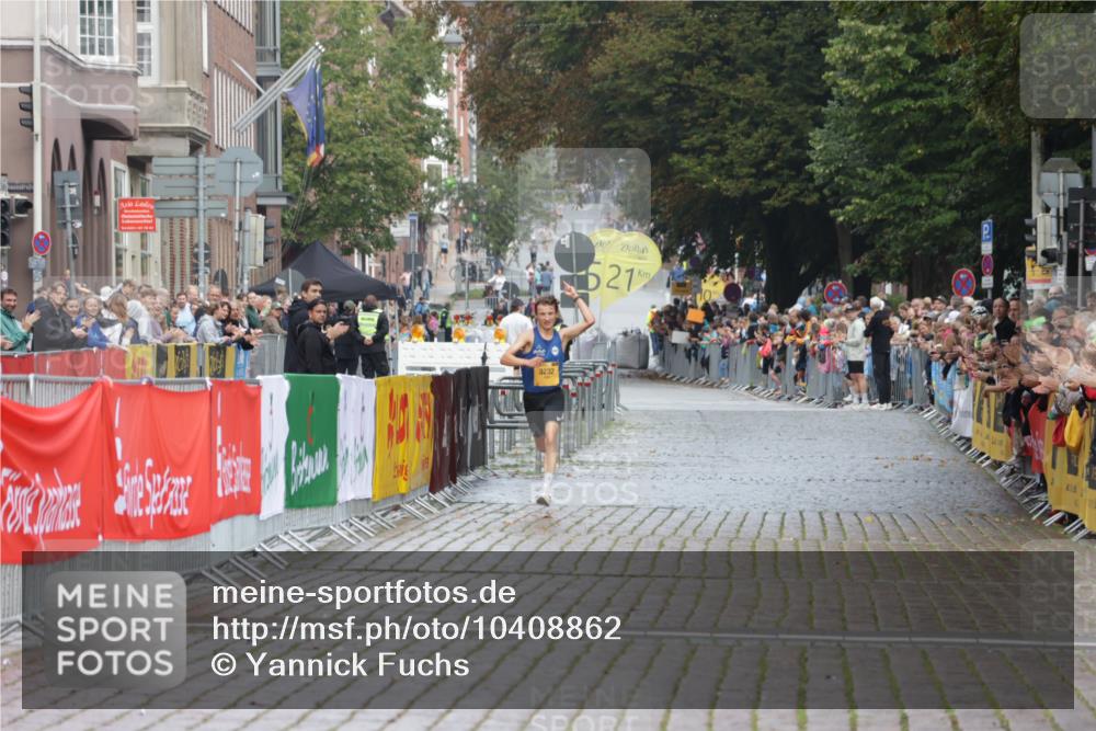 13.09.2026 - Kiel Lauf Yannick Fuchs http://msf.ph/oto/10408862 13.09.2026 09:30:27 Ziel 3232 meine-sportfotos.de