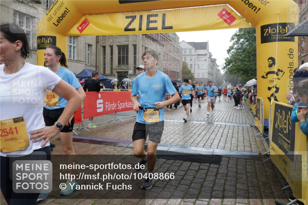 13.09.2026 - Kiel Lauf Yannick Fuchs http://msf.ph/oto/10408866 13.09.2026 10:36:47 Ziel 229, 2571, 2966, 4464, 4692, 6309, 7177, 7312, 8055, 8494, 8760, 9352, 9554, 11619, 11867, 12104, 1003, 1278, 1477, 1534, 1584, 1653, 2095, 2286, 2380, 2425, 2571, 4029, 4078, 4172, 5045, 5466, 5541, 5574, 6763, 7158, 7252, 7920, 8242, 8554, 8579, 8743, 8923, 9201, 10075, 10852, 11113, 11145, 12022, 388, 886, 990, 1211, 4928, 5331, 6671, 8099, 8162, 8390, 8391, 8792, 9289, 9657, 9901, 10317, 10608, 11101, 11883, 12545, 1003, 2541, 4971, 7920, 8224, 8579, 8743 meine-sportfotos.de