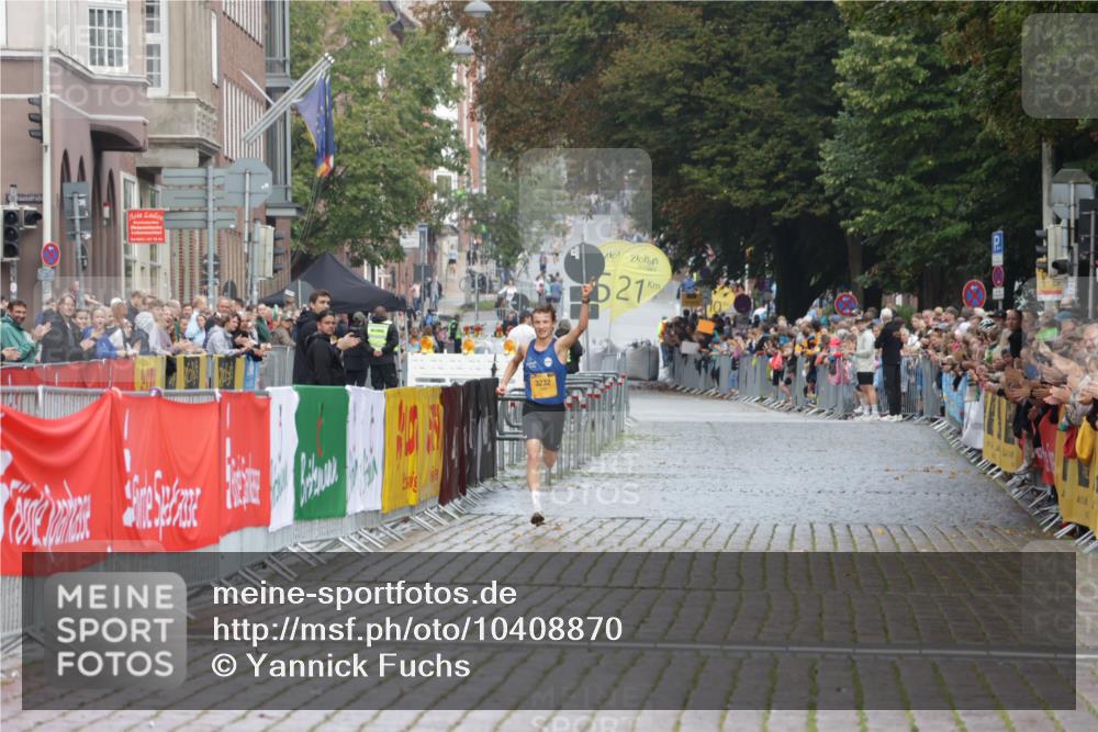 13.09.2026 - Kiel Lauf Yannick Fuchs http://msf.ph/oto/10408870 13.09.2026 09:30:27 Ziel 3232 meine-sportfotos.de