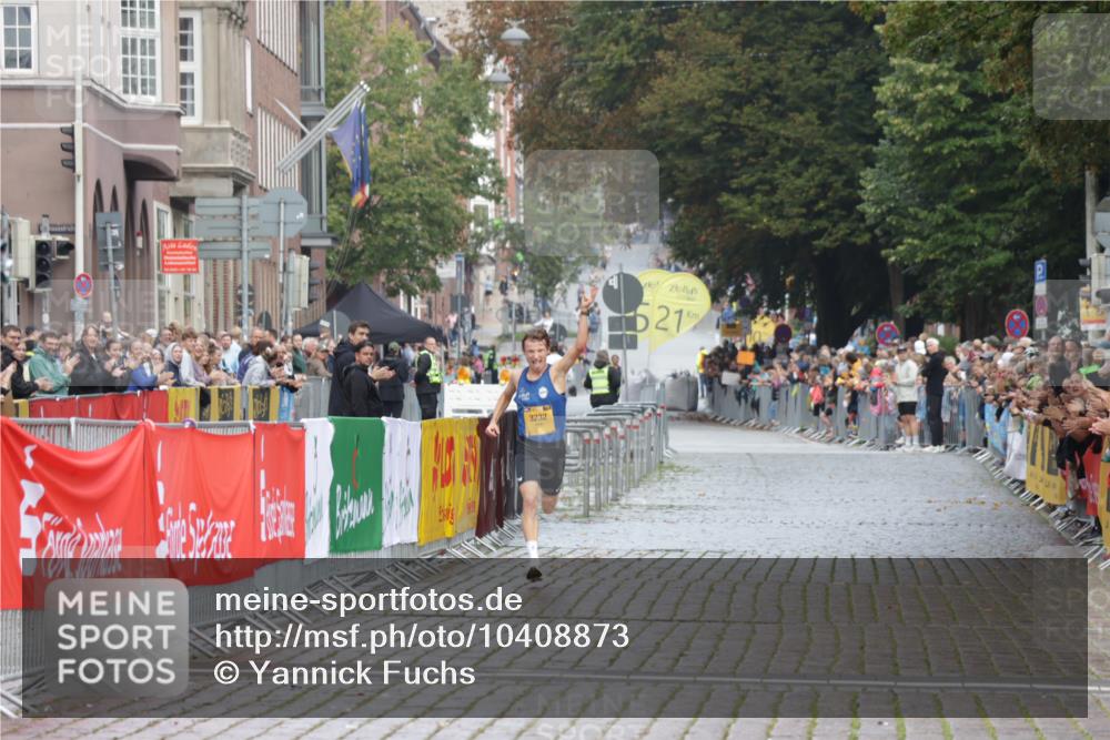 13.09.2026 - Kiel Lauf Yannick Fuchs http://msf.ph/oto/10408873 13.09.2026 09:30:28 Ziel 3232 meine-sportfotos.de
