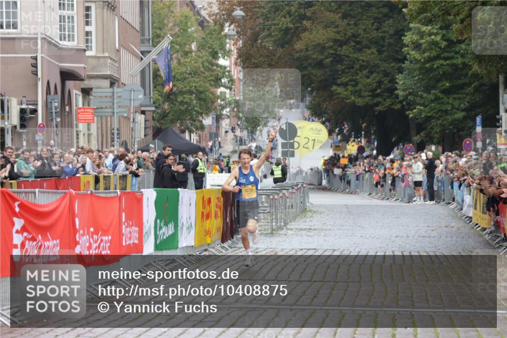 13.09.2026 - Kiel Lauf Yannick Fuchs http://msf.ph/oto/10408875 13.09.2026 09:30:28 Ziel 3232 meine-sportfotos.de