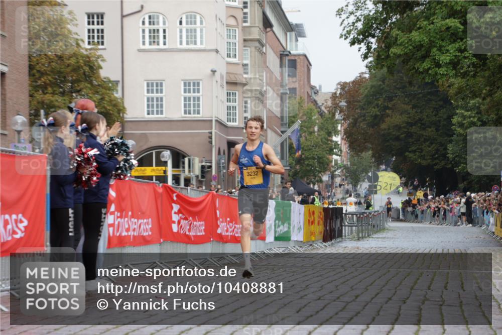 13.09.2026 - Kiel Lauf Yannick Fuchs http://msf.ph/oto/10408881 13.09.2026 09:30:33 Ziel 3232 meine-sportfotos.de