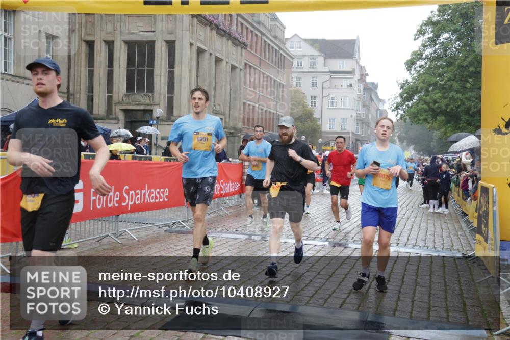 13.09.2026 - Kiel Lauf Yannick Fuchs http://msf.ph/oto/10408927 13.09.2026 10:36:54 Ziel 229, 990, 1211, 4464, 4928, 8055, 8099, 8760, 9289, 9657, 10317, 10608, 11619, 11867, 12104, 1278, 1477, 1534, 1584, 2095, 2286, 2380, 2425, 2571, 2966, 4029, 4078, 4172, 4692, 5045, 5466, 5541, 5574, 6309, 6763, 7158, 7177, 7252, 7312, 8242, 8494, 8923, 9352, 9554, 10852, 11113, 11145, 388, 886, 5331, 5471, 6671, 7729, 7987, 8026, 8162, 8390, 8391, 8463, 8792, 9901, 11101, 11883, 11911, 12311, 12314, 12545, 1003, 1477, 1653, 2286, 4078, 7920, 8554, 8579, 8743 meine-sportfotos.de
