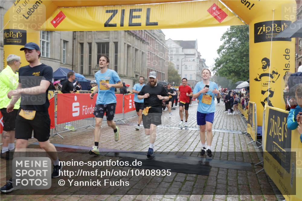 13.09.2026 - Kiel Lauf Yannick Fuchs http://msf.ph/oto/10408935 13.09.2026 10:36:54 Ziel 229, 990, 1211, 4464, 4928, 8055, 8099, 8760, 9289, 9657, 10317, 10608, 11619, 11867, 12104, 1278, 1477, 1534, 1584, 2095, 2286, 2380, 2425, 2571, 2966, 4029, 4078, 4172, 4692, 5045, 5466, 5541, 5574, 6309, 6763, 7158, 7177, 7252, 7312, 8242, 8494, 8923, 9352, 9554, 10852, 11113, 11145, 388, 886, 5331, 5471, 6671, 7729, 7987, 8026, 8162, 8390, 8391, 8463, 8792, 9901, 11101, 11883, 11911, 12311, 12314, 12545, 1003, 1477, 1653, 2286, 4078, 7920, 8554, 8579, 8743 meine-sportfotos.de