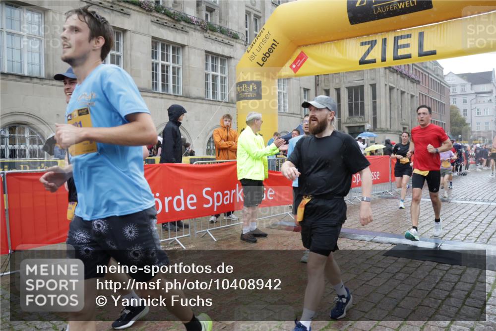 13.09.2026 - Kiel Lauf Yannick Fuchs http://msf.ph/oto/10408942 13.09.2026 10:36:56 Ziel 990, 1211, 4464, 4928, 8055, 8099, 8760, 9289, 9657, 10317, 10608, 11619, 11867, 229, 1278, 1477, 1534, 1584, 2095, 2286, 2380, 2425, 2571, 2966, 4029, 4692, 5045, 5466, 5541, 5574, 6309, 6763, 7177, 7252, 7312, 8242, 8494, 8923, 9352, 9554, 10852, 11113, 12104, 388, 886, 1217, 1313, 2601, 5331, 5471, 6671, 6720, 7729, 7987, 8026, 8162, 8390, 8391, 8463, 8792, 9901, 11101, 11883, 11911, 12311, 12314, 12545, 1477, 1653, 2286, 4078, 7920, 8554, 8743 meine-sportfotos.de