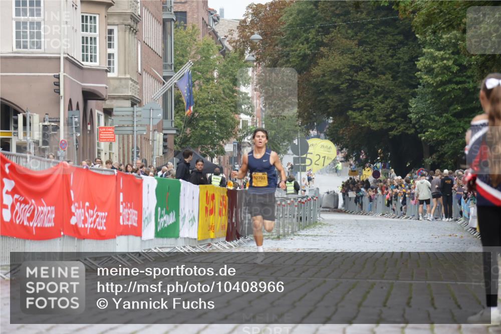 13.09.2026 - Kiel Lauf Yannick Fuchs http://msf.ph/oto/10408966 13.09.2026 09:30:53 Ziel 12703, 3232 meine-sportfotos.de