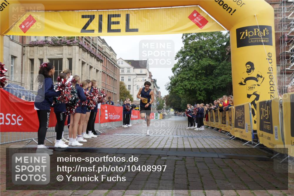 13.09.2026 - Kiel Lauf Yannick Fuchs http://msf.ph/oto/10408997 13.09.2026 09:30:59 Ziel 12703, 3232 meine-sportfotos.de