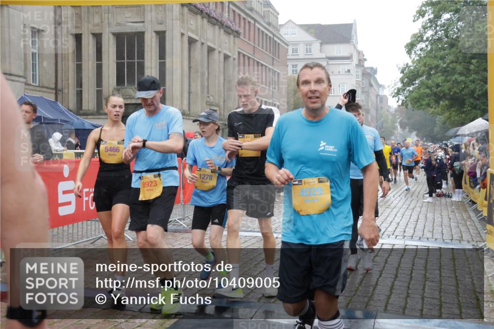 13.09.2026 - Kiel Lauf Yannick Fuchs http://msf.ph/oto/10409005 13.09.2026 10:37:02 Ziel 388, 886, 990, 1211, 4928, 5331, 6671, 8099, 8162, 8390, 8391, 8792, 9289, 9657, 9901, 10317, 10608, 11101, 11883, 12545, 229, 1534, 1584, 2095, 2380, 2425, 2571, 2966, 4464, 4692, 5045, 5541, 5574, 6309, 7177, 7312, 8055, 8242, 8494, 8760, 9352, 9554, 11113, 11619, 11867, 12104, 176, 595, 1142, 1217, 1313, 2601, 2925, 5471, 6720, 7640, 7729, 7987, 8026, 8463, 8515, 8628, 9208, 9435, 9977, 11748, 11911, 12311, 12314, 12742, 1278, 1477, 2286, 2380, 2425 meine-sportfotos.de