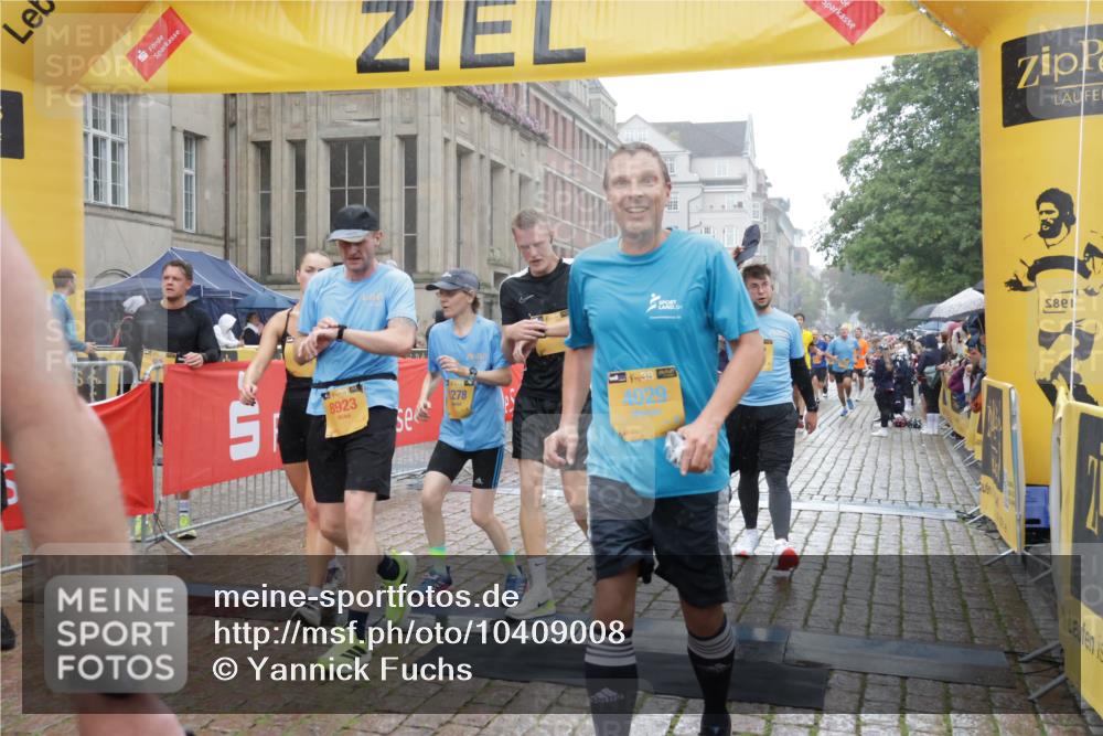 13.09.2026 - Kiel Lauf Yannick Fuchs http://msf.ph/oto/10409008 13.09.2026 10:37:02 Ziel 388, 886, 990, 1211, 4928, 5331, 6671, 8099, 8162, 8390, 8391, 8792, 9289, 9657, 9901, 10317, 10608, 11101, 11883, 12545, 229, 1534, 1584, 2095, 2380, 2425, 2571, 2966, 4464, 4692, 5045, 5541, 5574, 6309, 7177, 7312, 8055, 8242, 8494, 8760, 9352, 9554, 11113, 11619, 11867, 12104, 176, 595, 1142, 1217, 1313, 2601, 2925, 5471, 6720, 7640, 7729, 7987, 8026, 8463, 8515, 8628, 9208, 9435, 9977, 11748, 11911, 12311, 12314, 12742, 1278, 1477, 2286, 2380, 2425 meine-sportfotos.de