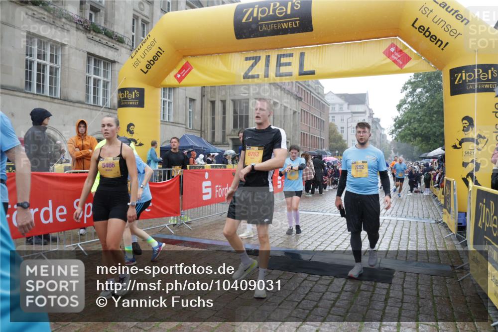 13.09.2026 - Kiel Lauf Yannick Fuchs http://msf.ph/oto/10409031 13.09.2026 10:37:04 Ziel 388, 886, 990, 1211, 4928, 5331, 6671, 8099, 8162, 8390, 8391, 8792, 9289, 9657, 9901, 10317, 11101, 11883, 12545, 229, 1534, 1584, 2095, 2425, 2571, 2966, 4464, 4692, 5045, 5541, 5574, 6309, 7177, 7312, 8055, 8099, 8494, 8760, 9352, 9554, 10608, 11113, 11619, 11867, 12104, 176, 595, 1142, 1217, 1313, 2601, 2925, 5471, 6720, 7640, 7729, 7987, 8026, 8463, 8515, 8628, 8820, 9208, 9435, 9540, 9977, 11748, 11911, 12311, 12314, 12742, 1278, 2286, 2380, 2425 meine-sportfotos.de