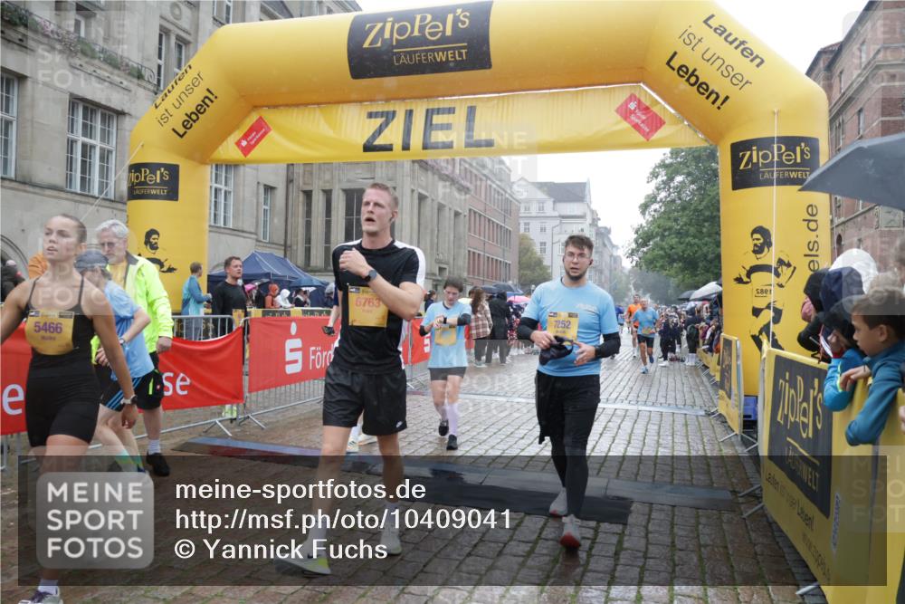 13.09.2026 - Kiel Lauf Yannick Fuchs http://msf.ph/oto/10409041 13.09.2026 10:37:04 Ziel 388, 886, 990, 1211, 4928, 5331, 6671, 8099, 8162, 8390, 8391, 8792, 9289, 9657, 9901, 10317, 11101, 11883, 12545, 229, 1534, 1584, 2095, 2425, 2571, 2966, 4464, 4692, 5045, 5541, 5574, 6309, 7177, 7312, 8055, 8099, 8494, 8760, 9352, 9554, 10608, 11113, 11619, 11867, 12104, 176, 595, 1142, 1217, 1313, 2601, 2925, 5471, 6720, 7640, 7729, 7987, 8026, 8463, 8515, 8628, 8820, 9208, 9435, 9540, 9977, 11748, 11911, 12311, 12314, 12742, 1278, 2286, 2380, 2425 meine-sportfotos.de
